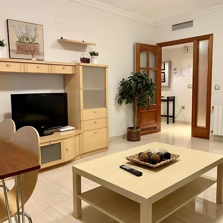 Céntrico, Parking Privado, Al Lado Estación Tren. Apartamento *