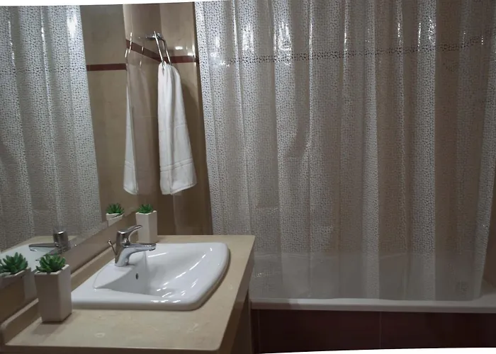 Apartmán Centrico, Parking Privado, Al Lado Estacion Tren.